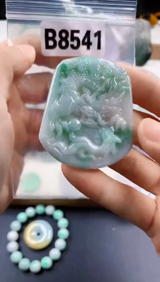 颈饰未镶嵌翡翠天然翡翠吊坠挂件