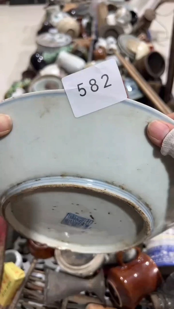 陶瓷草**哥工艺品摆件582