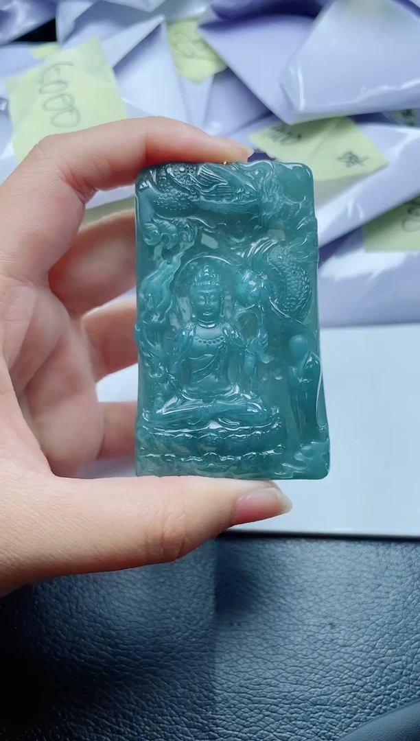 翡翠未镶嵌颈饰