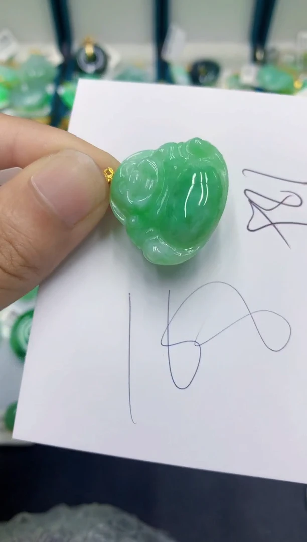 翡翠挂件18K金镶嵌翡翠