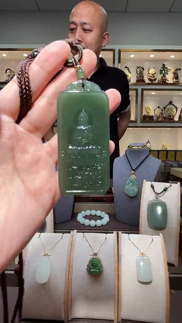 和田玉未镶嵌颈饰苏