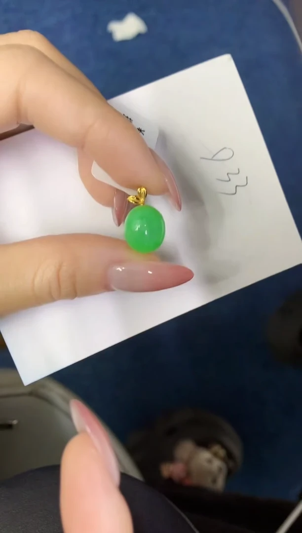 翡翠18K金镶嵌颈饰缅甸天然翡翠A货