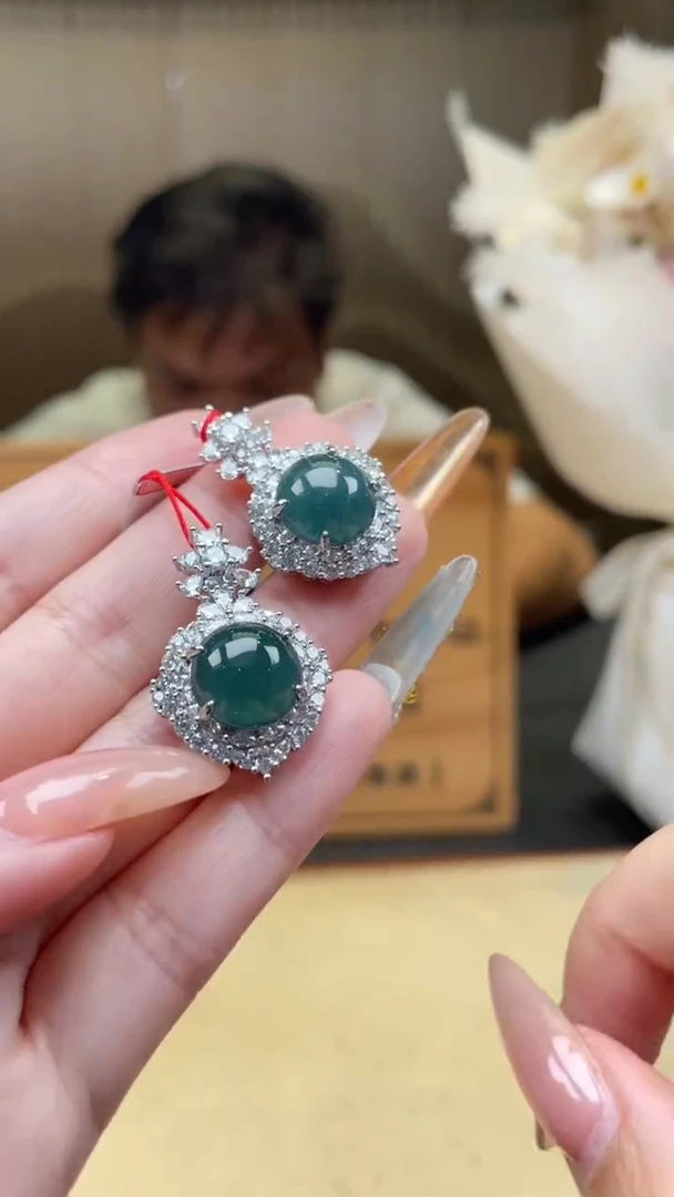 翡翠未镶嵌颈饰多样性发货 (只发一件) *A19