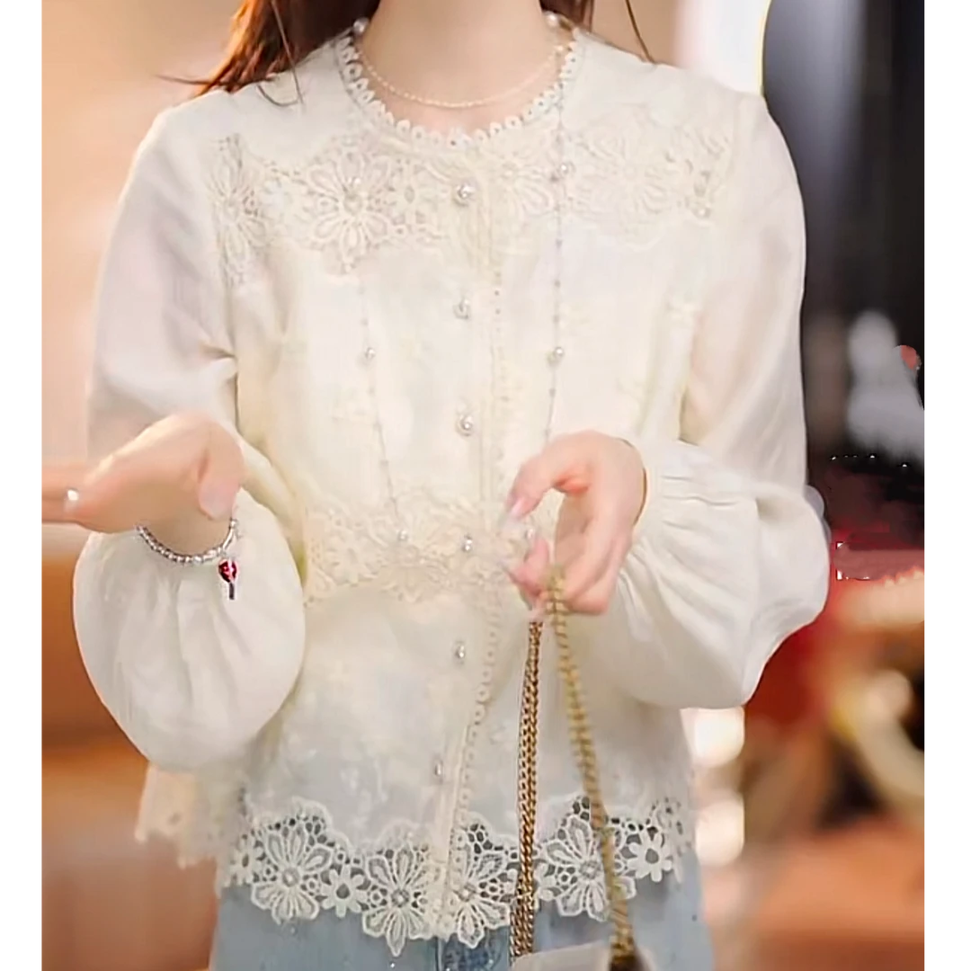设计感花朵蕾丝圆领珍珠扣长袖T恤女2025春季新款洋气法式上衣