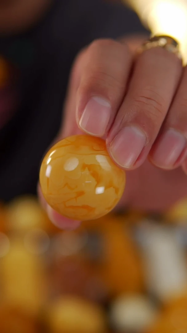 【闪购商品】蜜蜡裸石未镶嵌34.8焦皮妖花单珠23.6