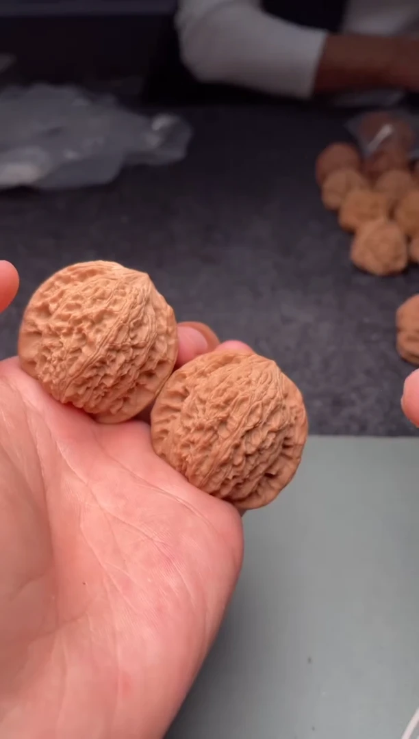 把件文玩核桃a63  绣球 40尺