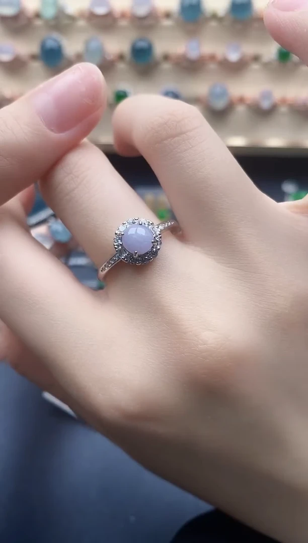 翡翠戒指未镶嵌一物一证一礼盒