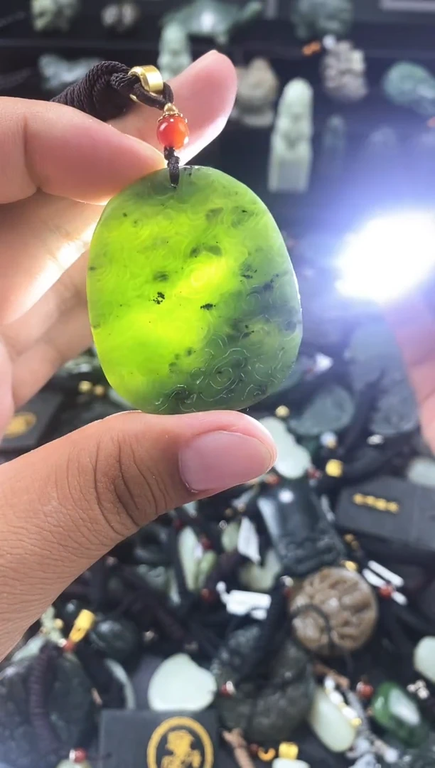 和田玉未镶嵌颈饰1