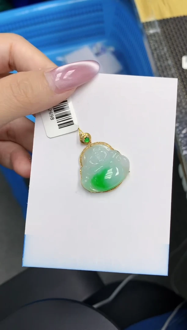 翡翠18K金镶嵌颈饰1111111111