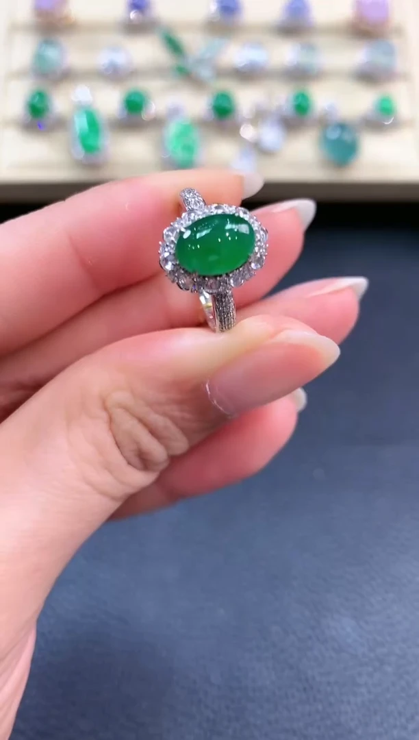 【闪购商品】翡翠戒指18K金镶嵌b131