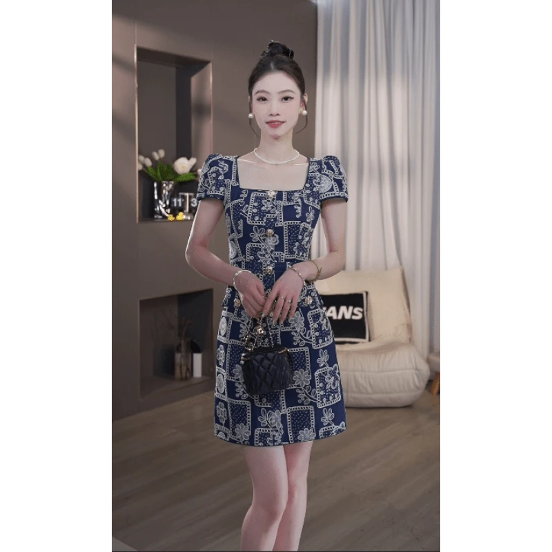 现货 TANS【可可西里】法式方领重工刺绣连衣裙收腰显瘦女春夏款