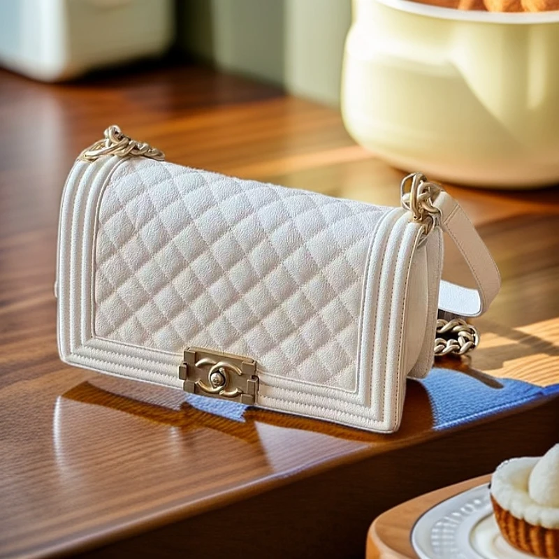 95新 Chanel/香奈儿 【杨贵妃专属】/4060104/米白金中号leboy包