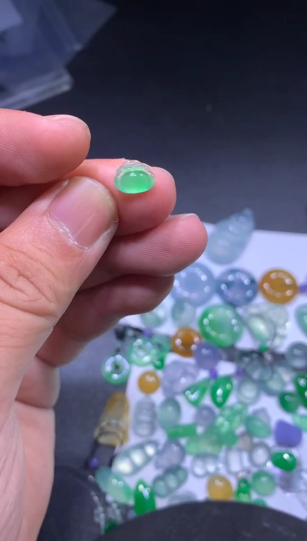 未镶嵌挂件翡翠佛公