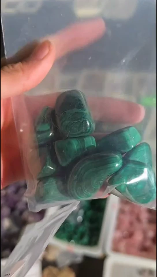 未镶嵌孔雀石珠宝奇石C738 约200g 多样性发一件