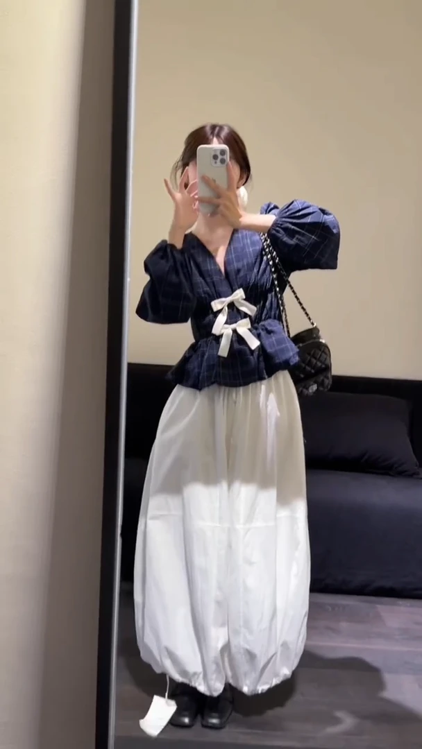 早秋穿搭减龄一整套女装2025新款减龄蝴蝶结上衣高腰花苞裙两件套