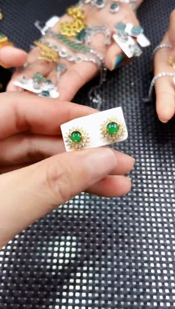 【闪购商品】翡翠耳饰未镶嵌111111111