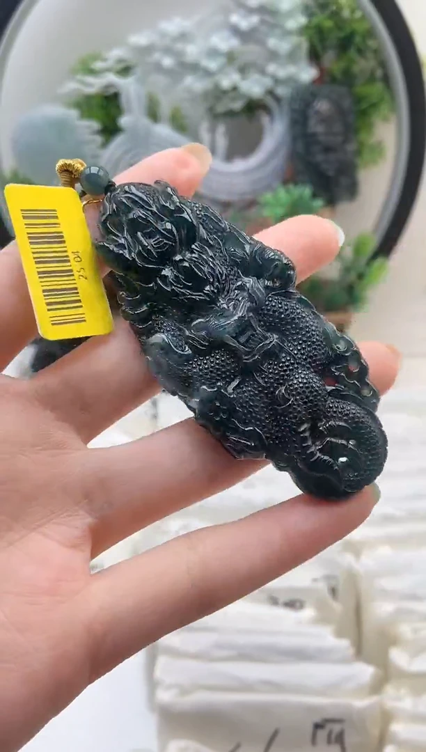 颈饰未镶嵌翡翠盘龙柱·1
