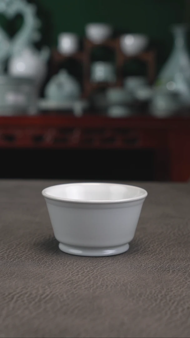 月白釉卷足马蹄杯精品-二