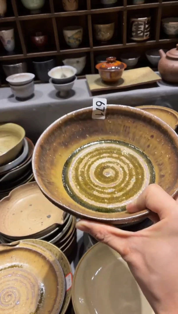 瓷片小**?671粗陶黄色手工盘1个
