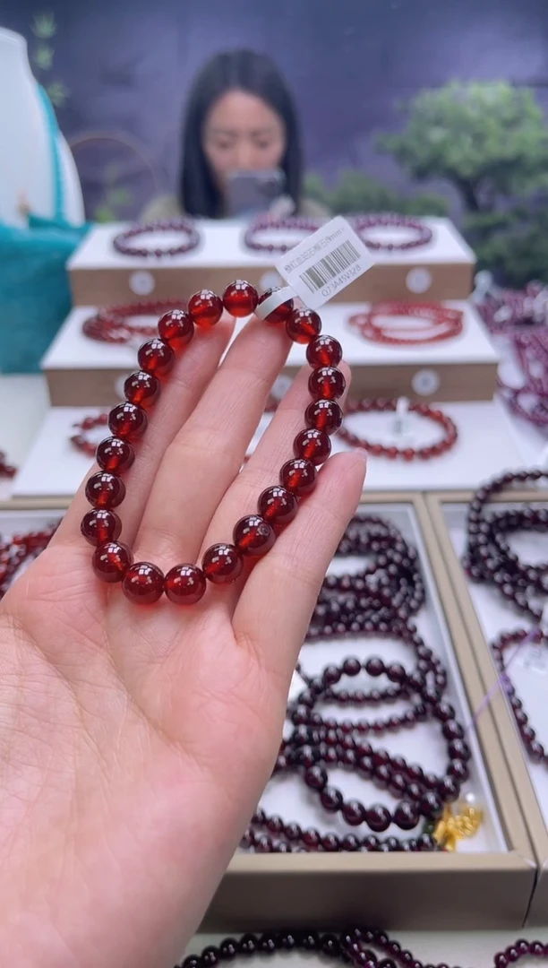 【闪购商品】石榴石手串未镶嵌橙红石榴石8mm+，多样式发一