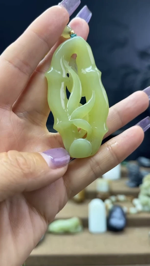 颈饰未镶嵌和田玉1