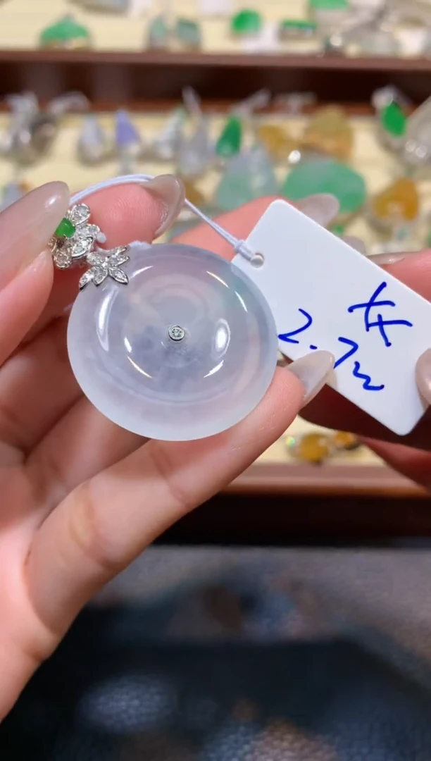 颈饰18K金镶嵌翡翠1