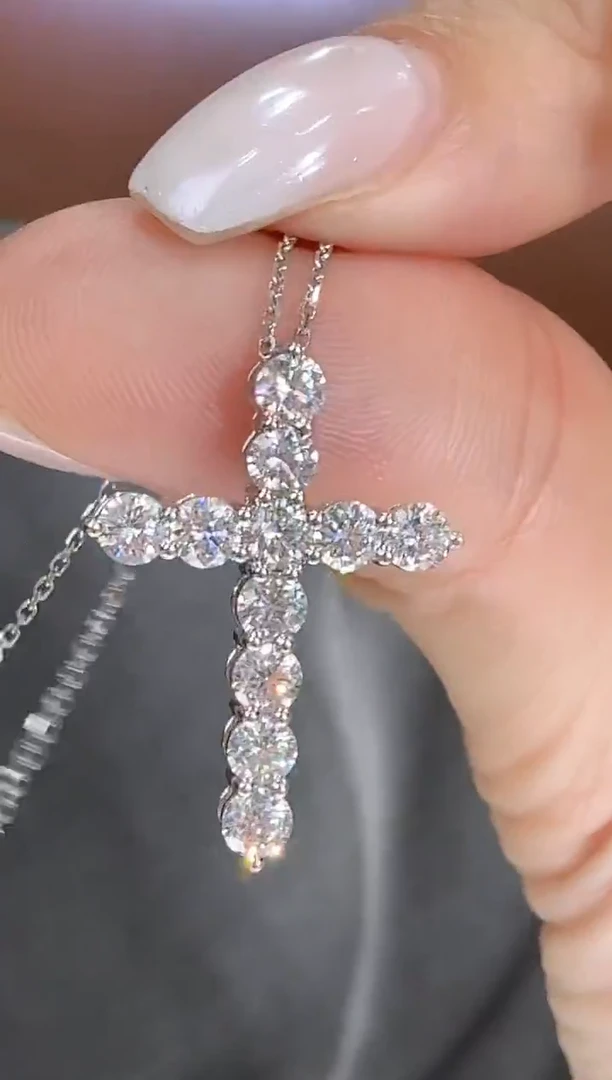 18K金镶嵌颈饰实验室培育钻石项链