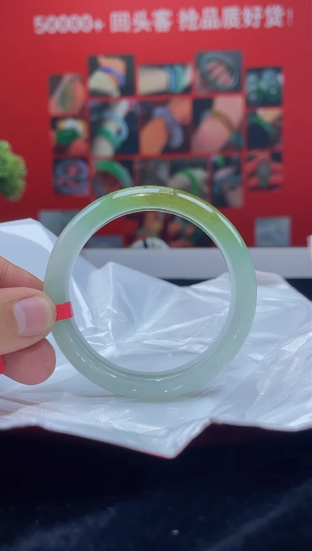 翡翠手镯未镶嵌手镯1