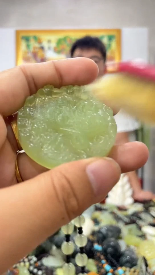 未镶嵌岫玉挂件