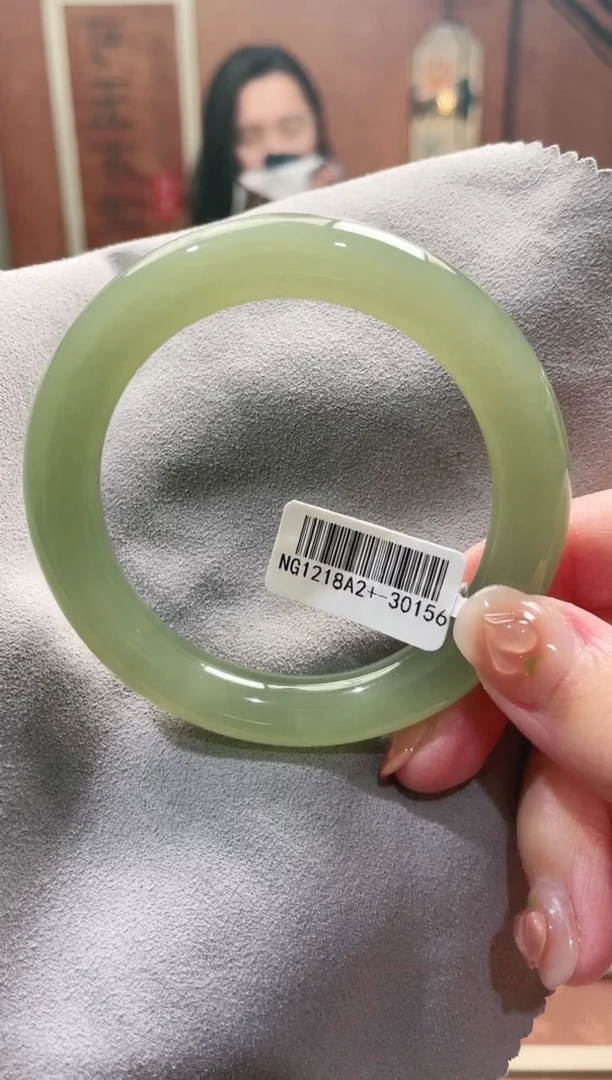 【闪购商品】和田玉手镯未镶嵌56+圈口