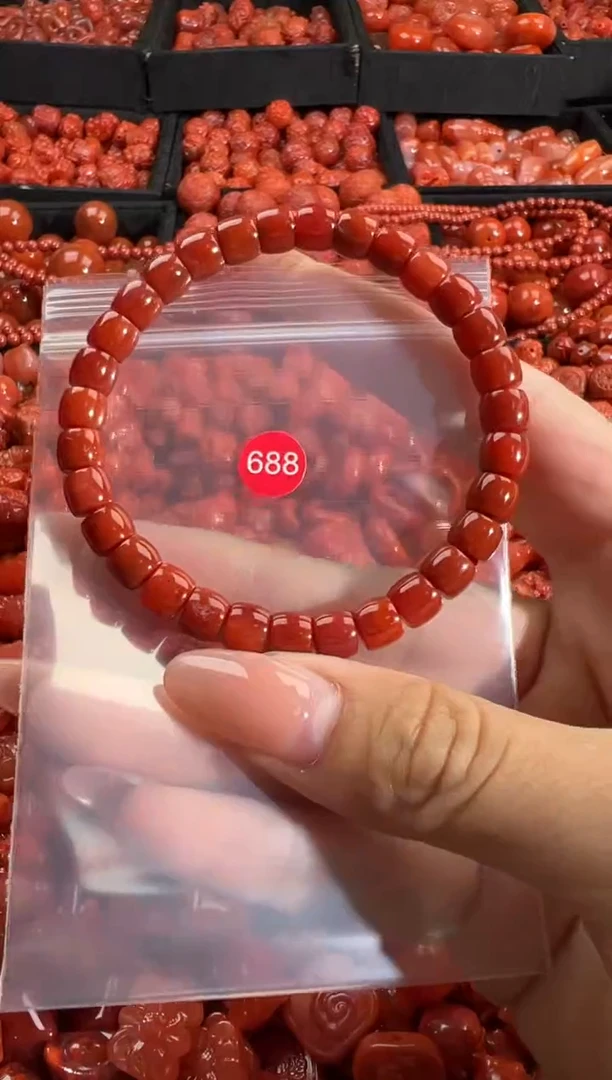 南红玛瑙未镶嵌颈饰1