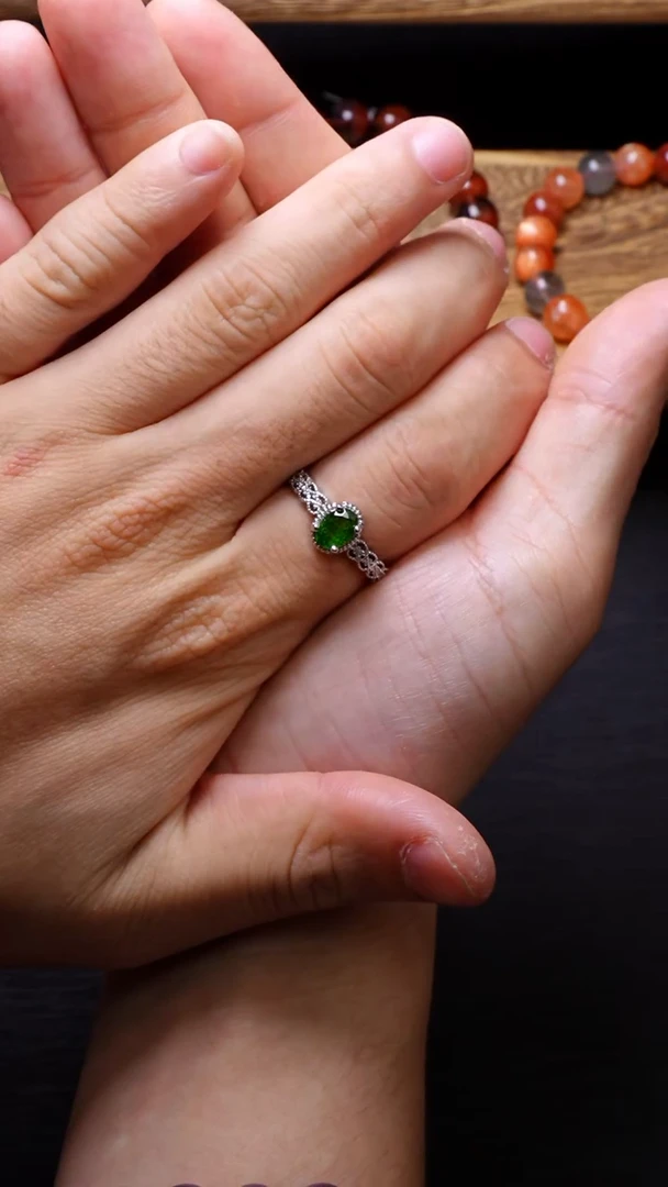 【闪购商品】透辉石Q002透辉石戒指未镶嵌多样性发其一