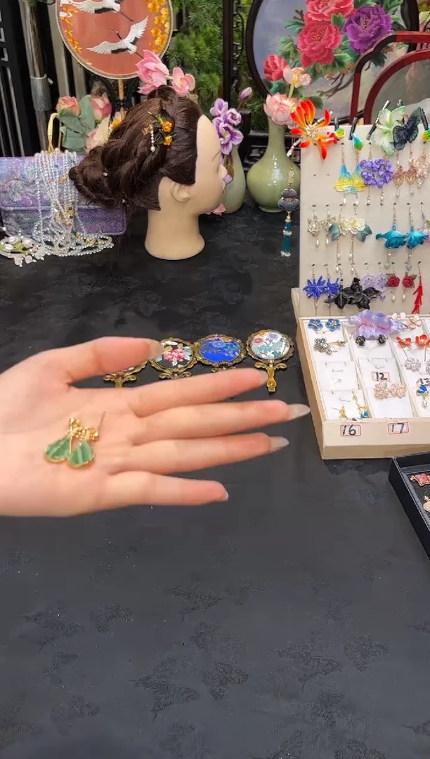 织绣l****n非遗手工苏绣饰品