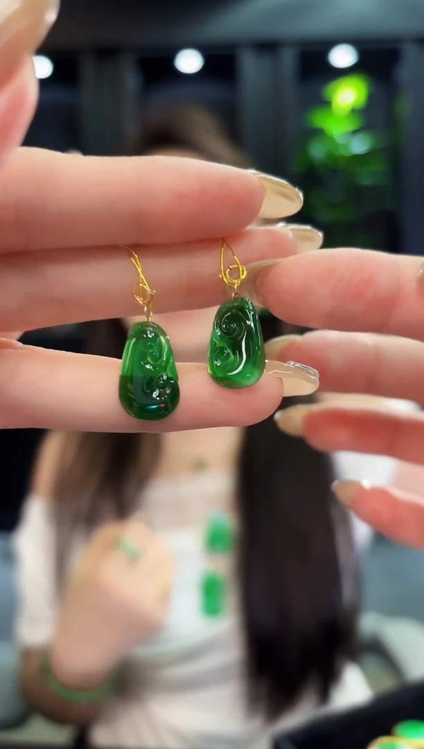 翡翠18K金镶嵌颈饰缅料A货/多样性发货/一件