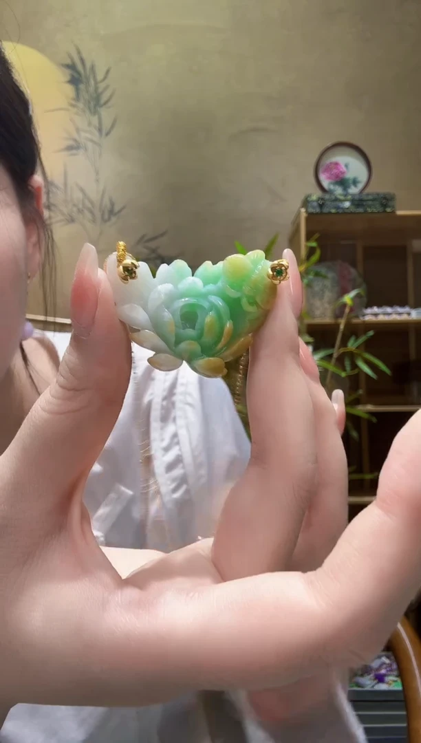 翡翠未镶嵌颈饰吊坠
