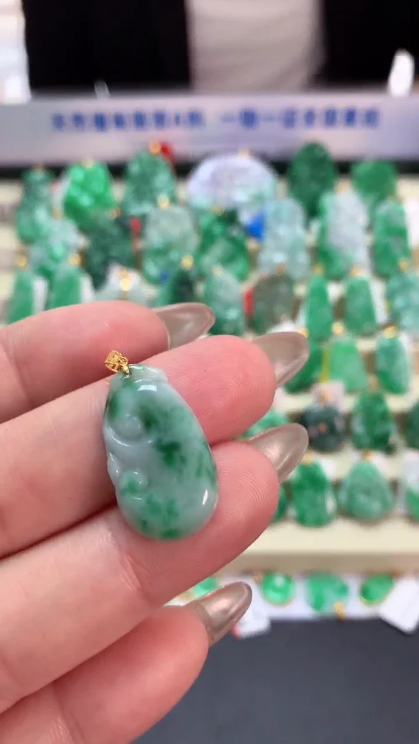 【闪购商品】翡翠吊坠(不含链)18K金镶嵌挂件