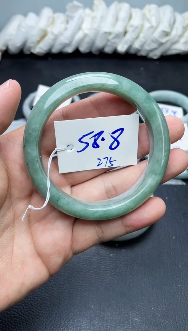 未镶嵌手镯翡翠275