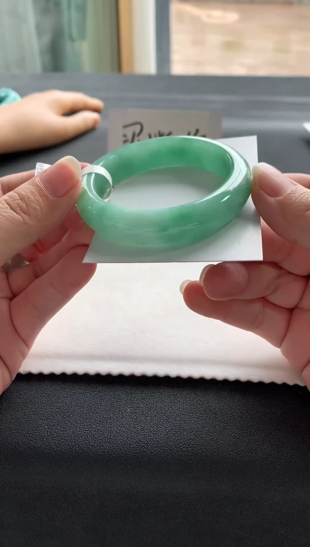 【闪购商品】翡翠手镯未镶嵌51.6正圈买断Y1417