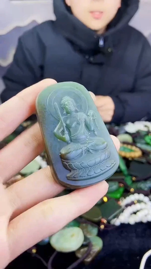 颈饰未镶嵌和田玉1