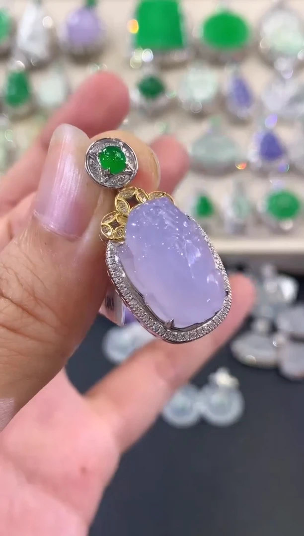 翡翠18K金镶嵌吊坠(不含链)V56 有色差