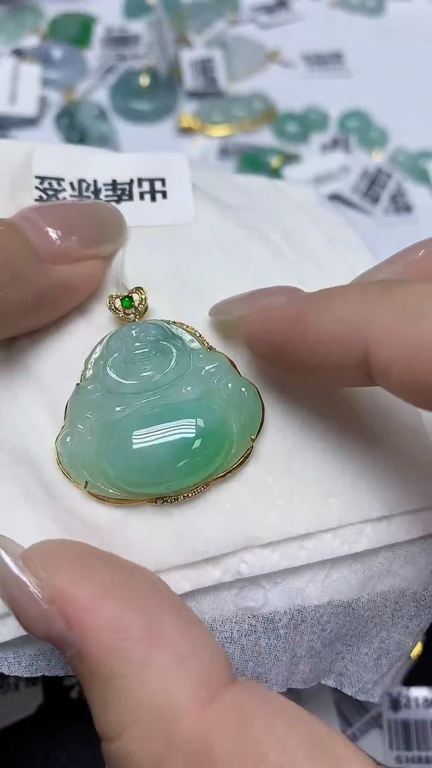 翡翠18K金镶嵌颈饰天然缅甸翡翠A货