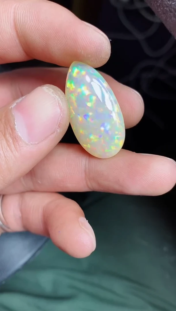 未镶嵌欧泊裸石20ct