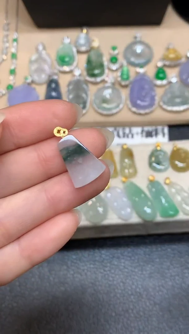 吊坠(不含链)18K金镶嵌翡翠无事牌【无服务费