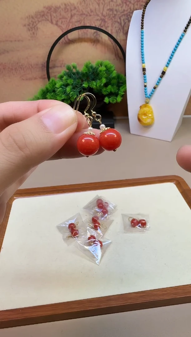 14K金镶嵌南红玛瑙耳饰E68