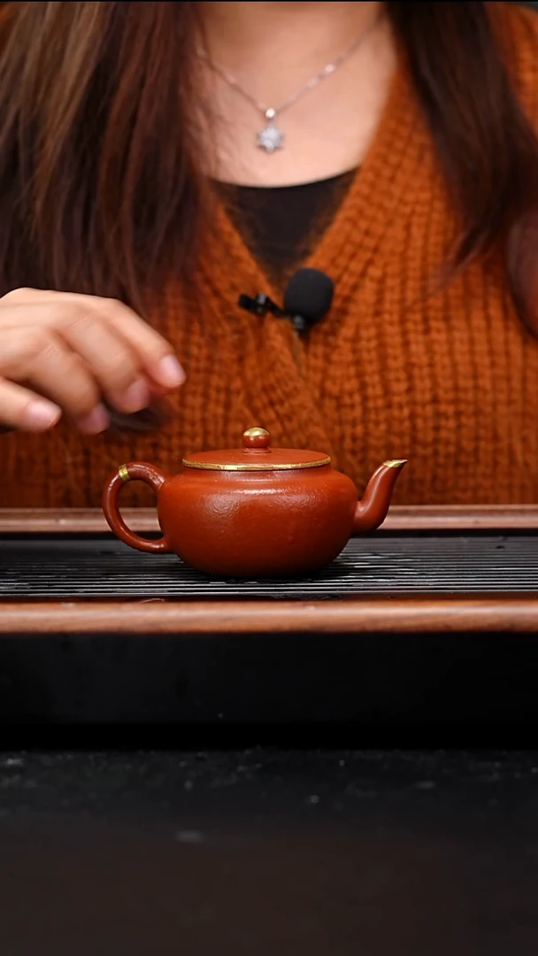 茶壶紫砂小煤窑朱泥粗砂平盖莲子描金130cc鲍煜