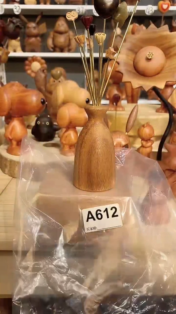 【闪购商品】木木雕摆件可爱卡通