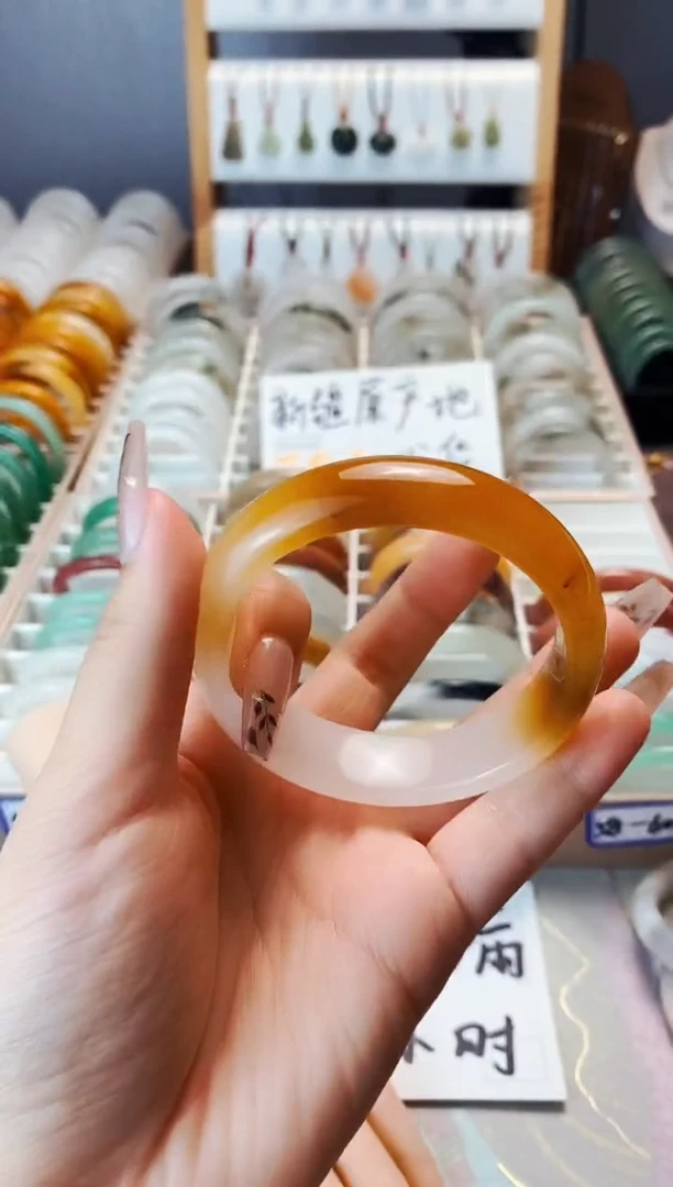 石英质玉手镯未镶嵌当****凡59