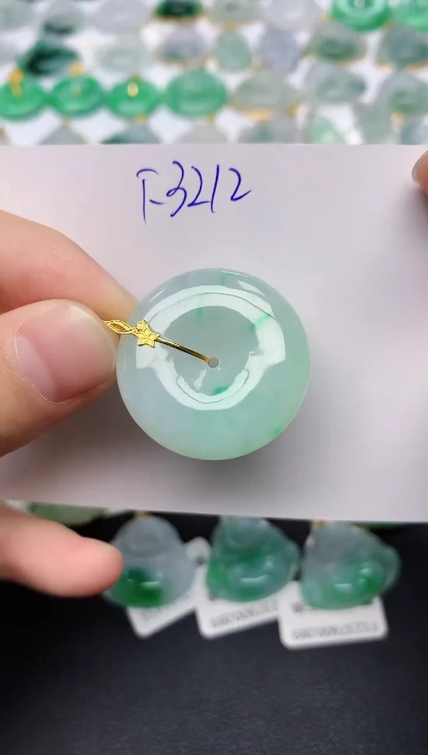 颈饰18K金镶嵌翡翠天然缅甸A货翡翠百元以上9元证书费自理