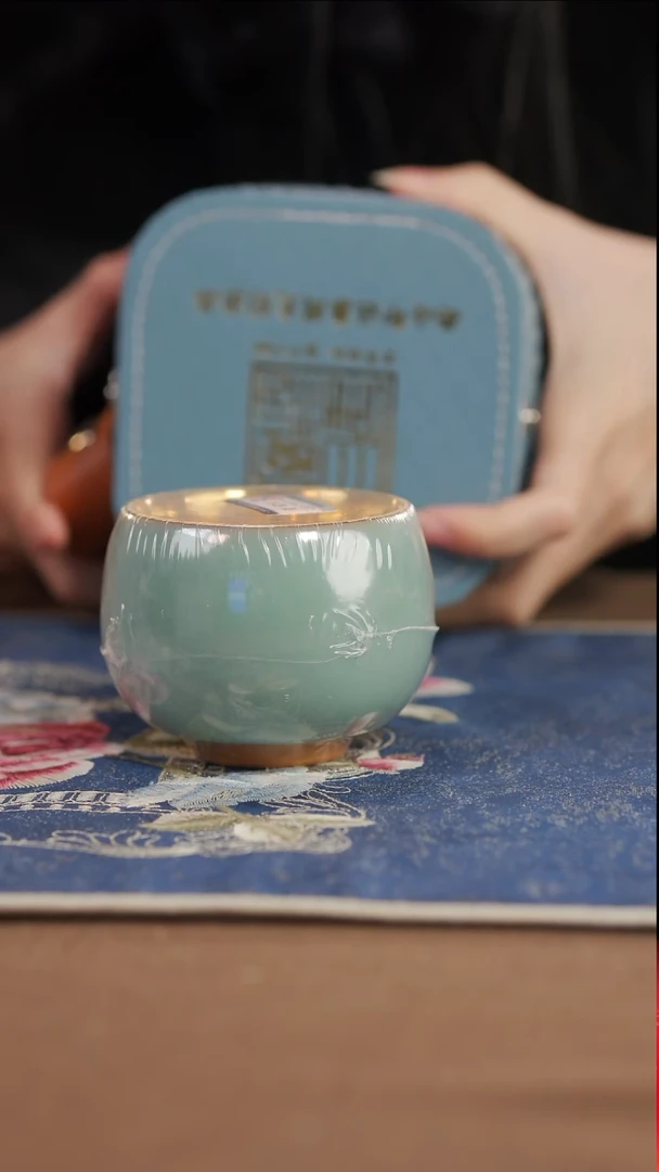 【闪购商品】【鎏金栖子青瓷杯（叶子）】