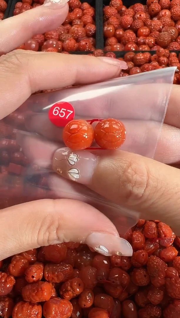 颈饰未镶嵌南红玛瑙1